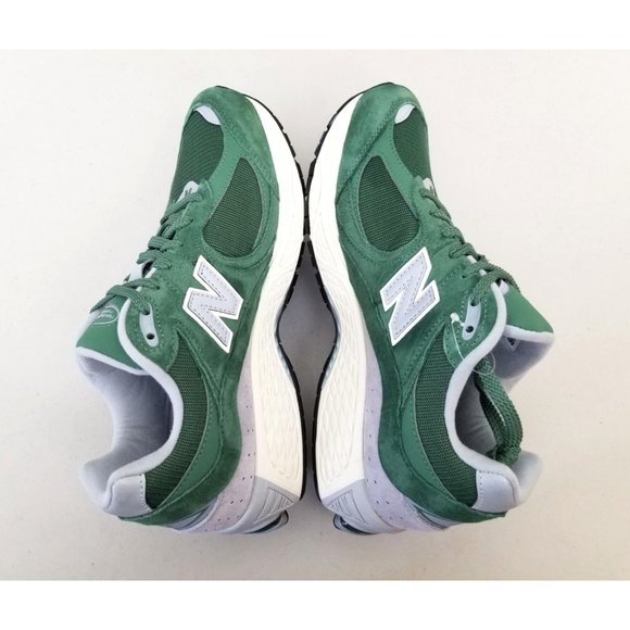 New Balance 2002r Sneaker in Green Mens Size 8 41.5 - Picture 3 of 4